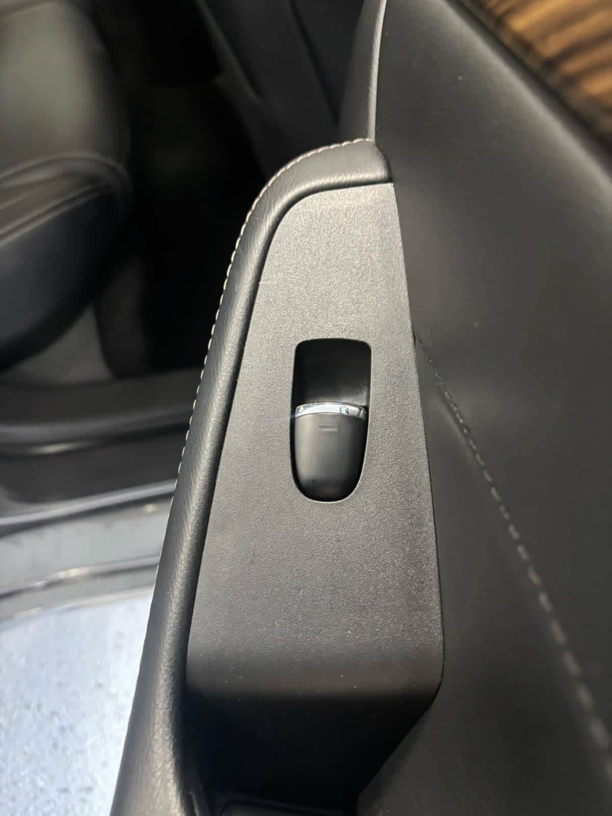 Used 2017 Nissan Maxima Platinum FWD image 31