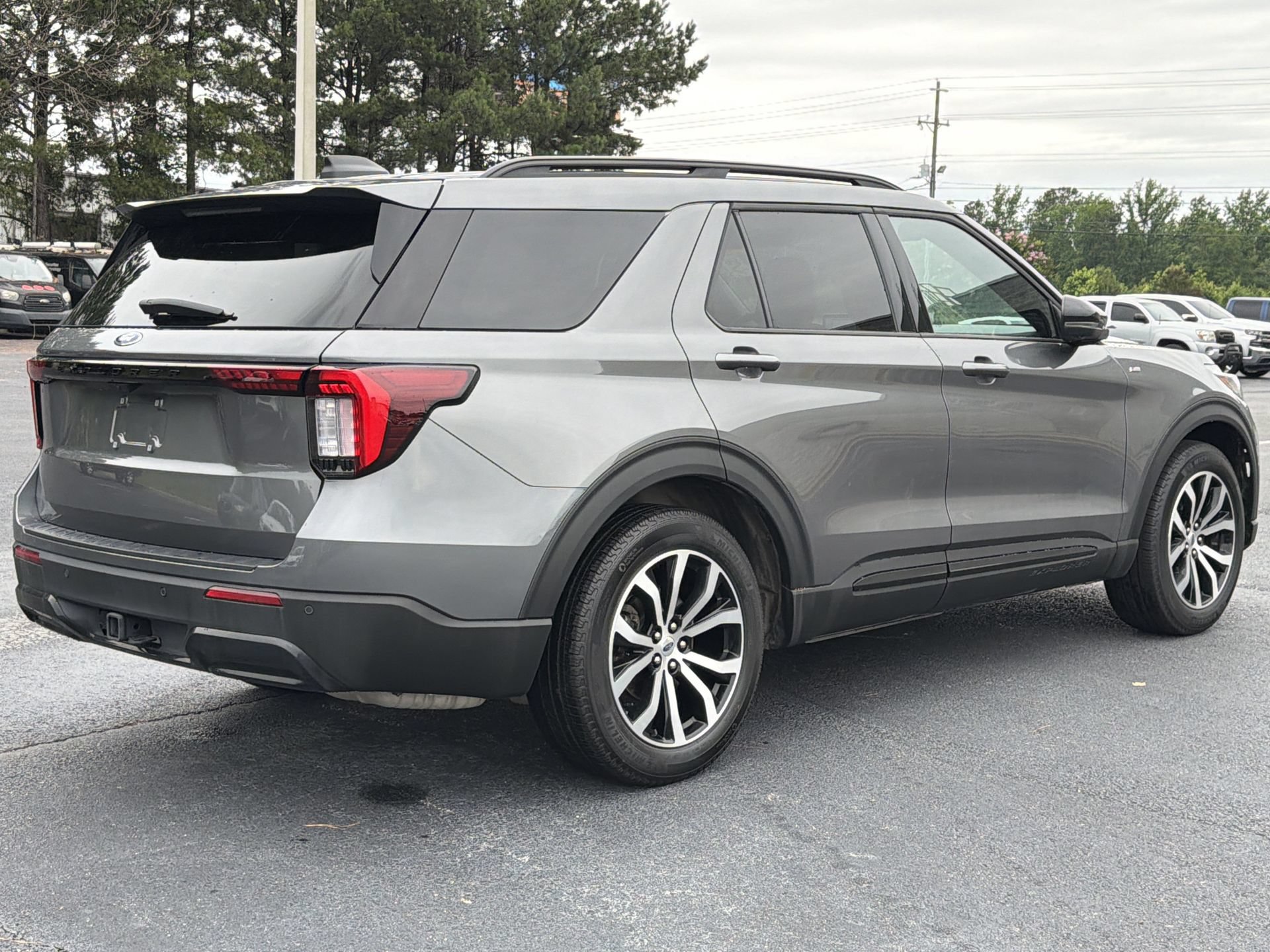 Certified 2025 Ford Explorer ST-Line RWD image 13
