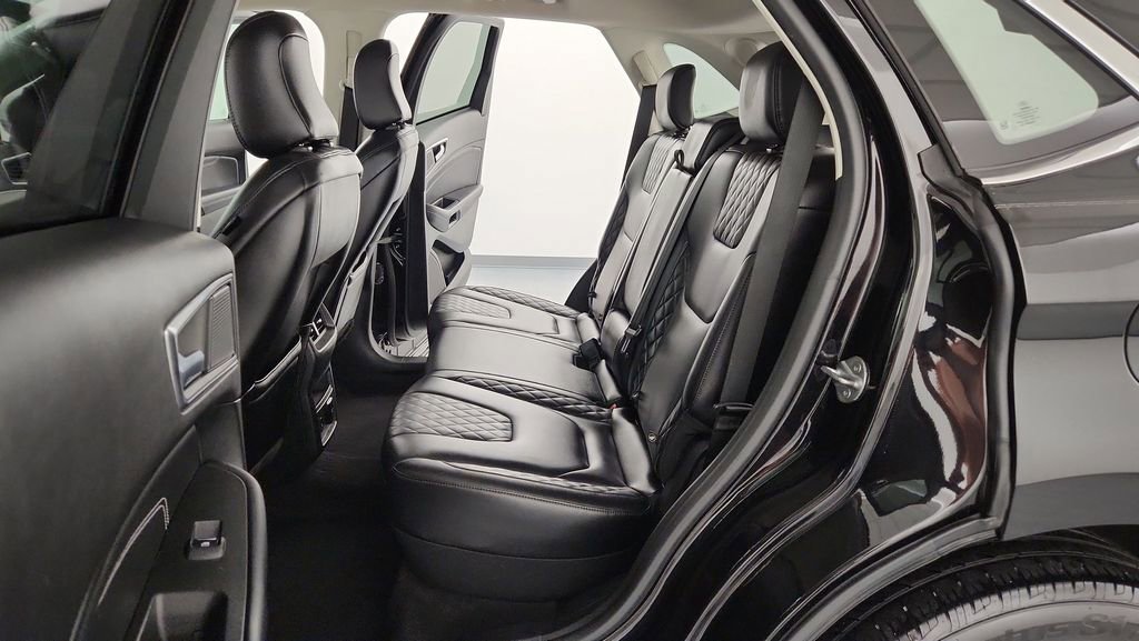 Certified 2024 Ford Edge Titanium image 28