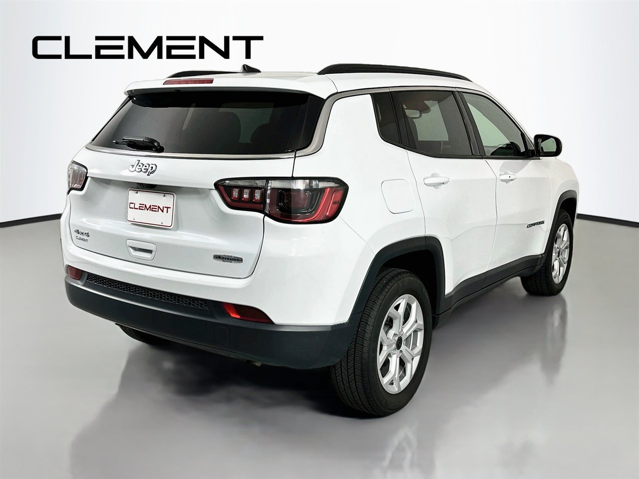 Used 2025 Jeep Compass Latitude AWD/4WD image 7