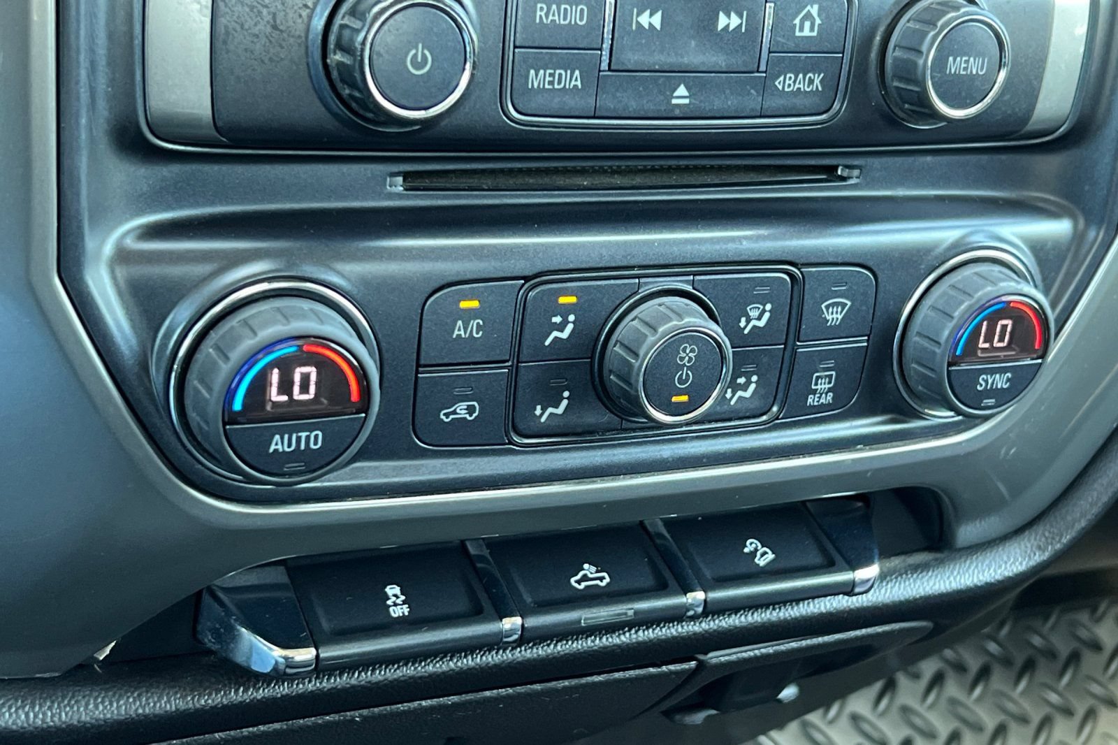 Used 2018 Chevrolet Silverado 1500 LT w/ All Star Edition AWD/4WD image 20