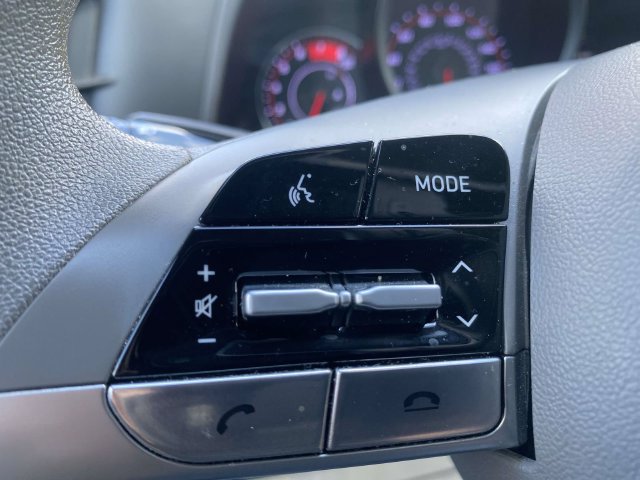 Used 2023 Hyundai Elantra SEL FWD image 19