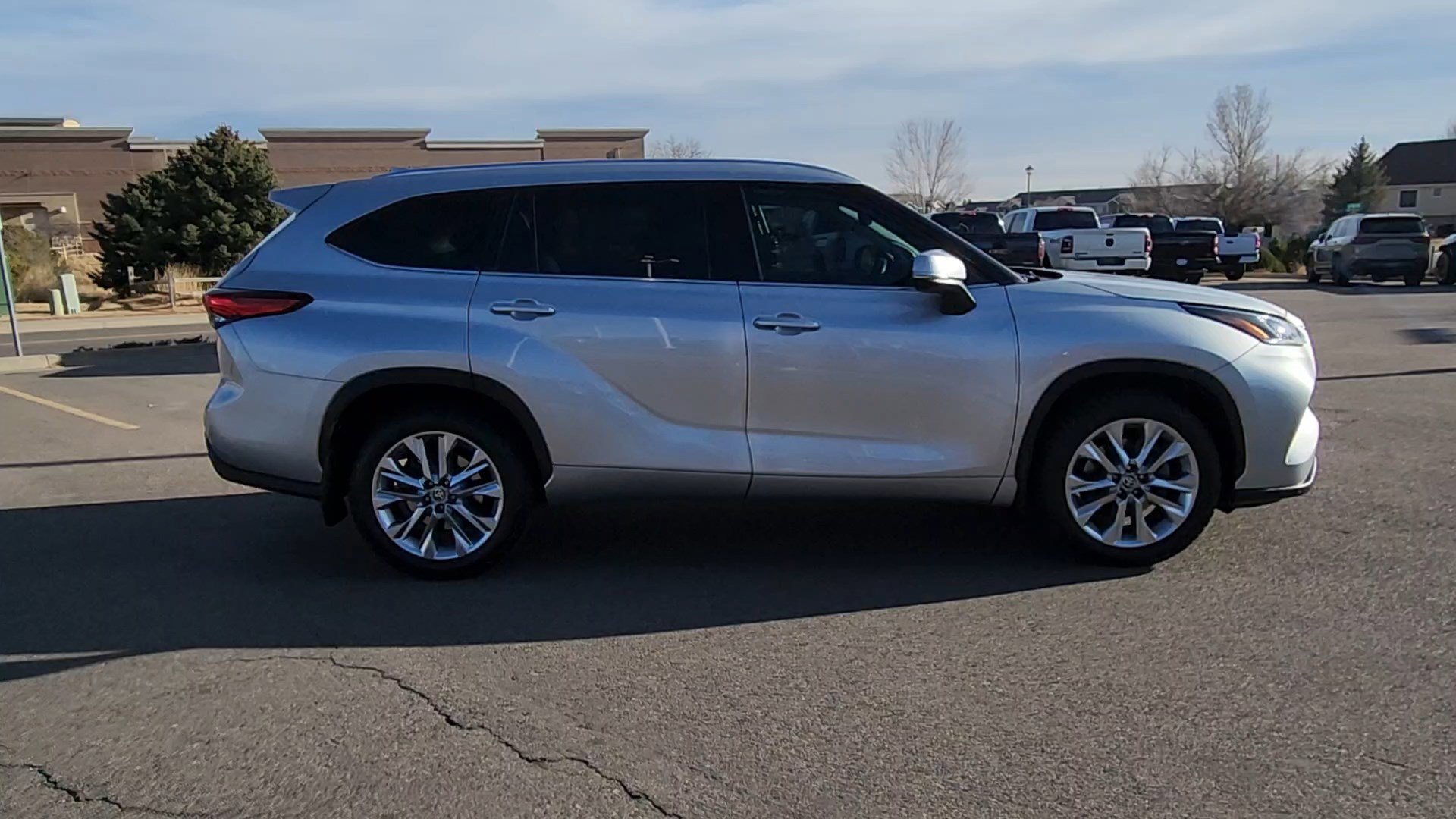 Used 2021 Toyota Highlander Limited image 7