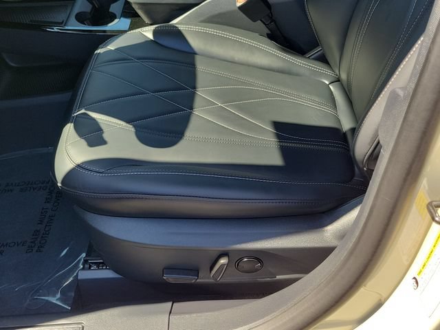 Certified 2025 Ford Mustang Mach-E Select w/ Comfort Package Lite RWD image 15