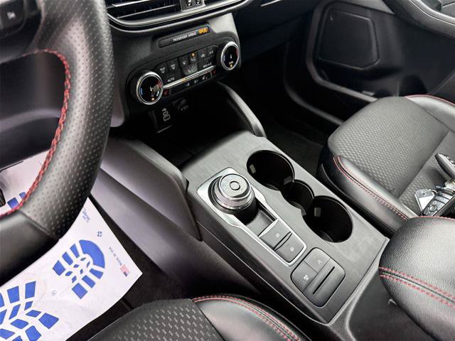 Certified 2025 Ford Escape ST-Line Select AWD/4WD image 19