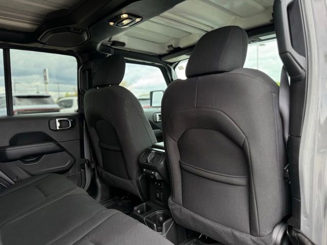 Used 2023 Jeep Wrangler Unlimited Sahara w/ Cold Weather Group AWD/4WD image 19