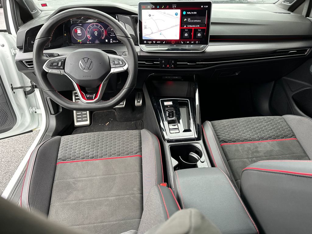 Used 2025 Volkswagen GTI SE FWD image 20