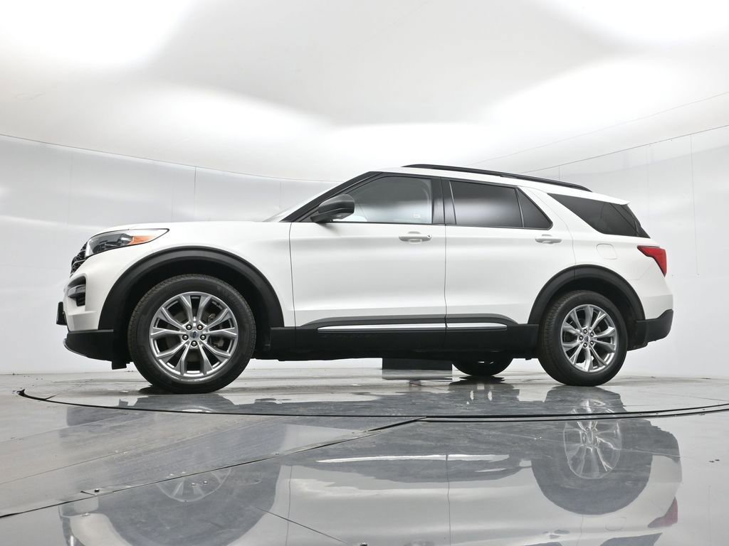Certified 2020 Ford Explorer XLT w/ Equipment Group 202A image 23