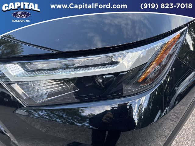 Used 2025 Toyota RAV4 LE AWD/4WD image 11