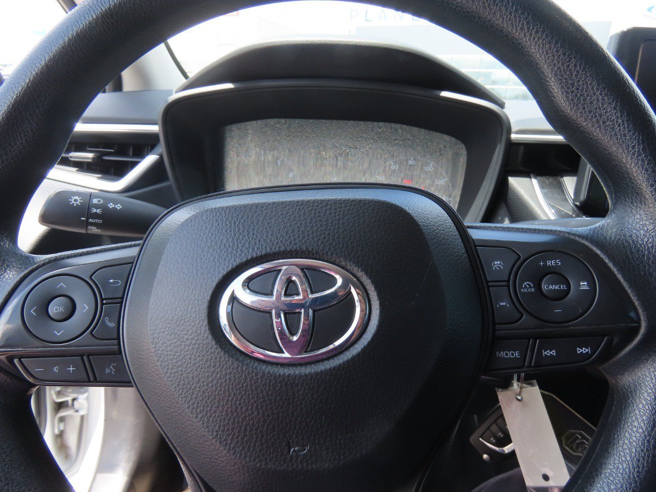 Used 2024 Toyota Corolla LE FWD image 24