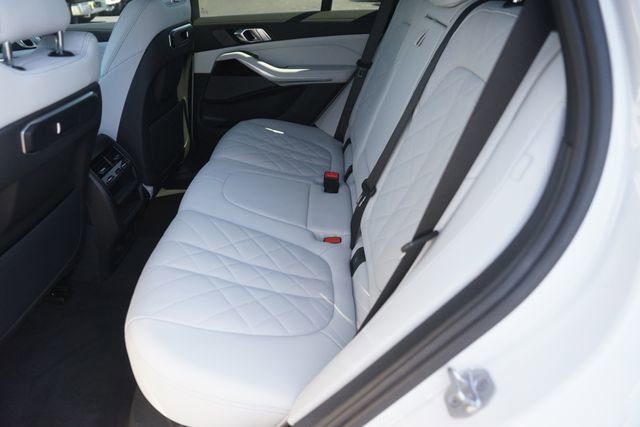 Used 2024 BMW X5 sDrive40i w/ Premium Package RWD image 13