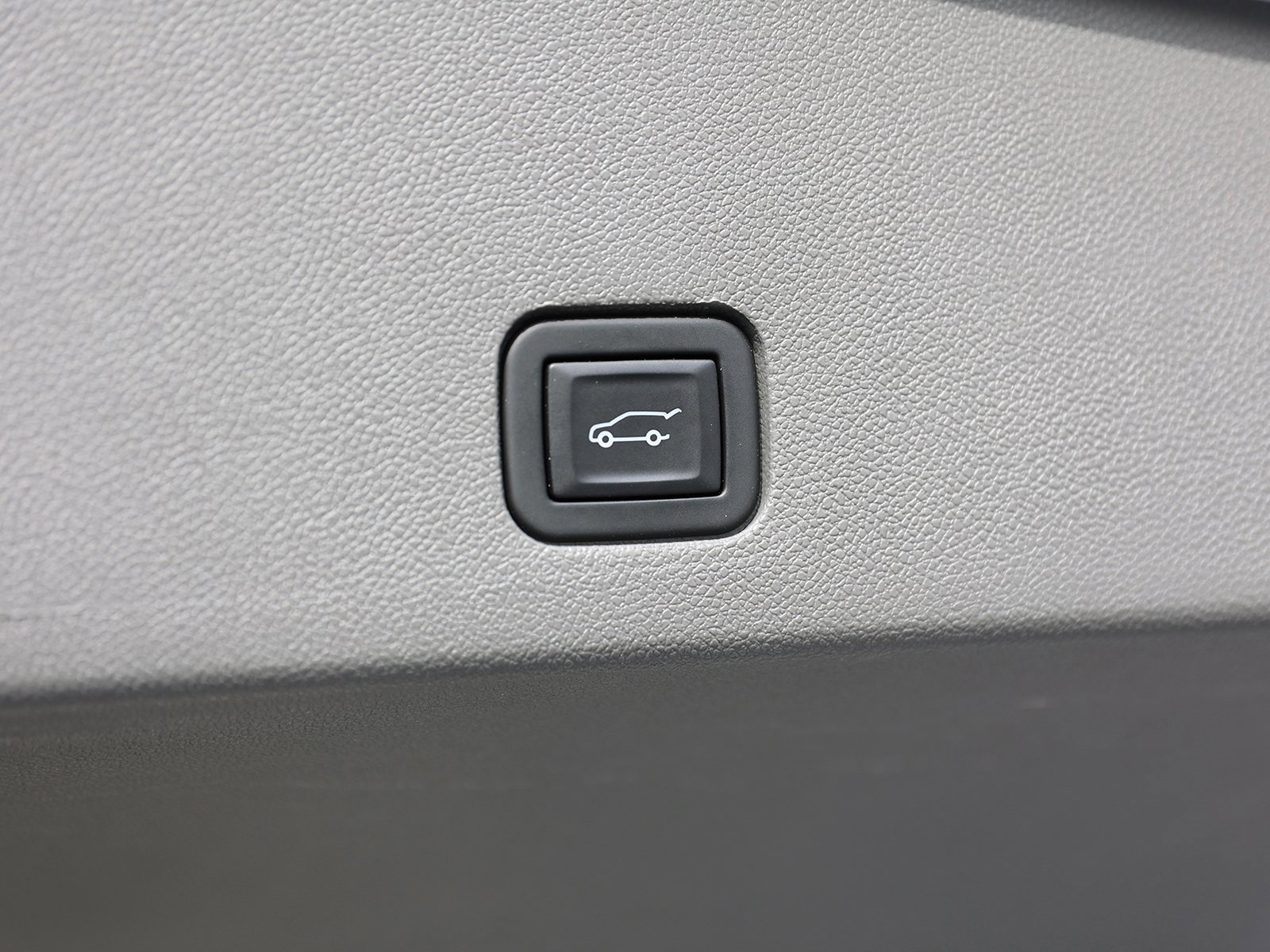 Used 2024 Cadillac XT6 Premium Luxury image 15