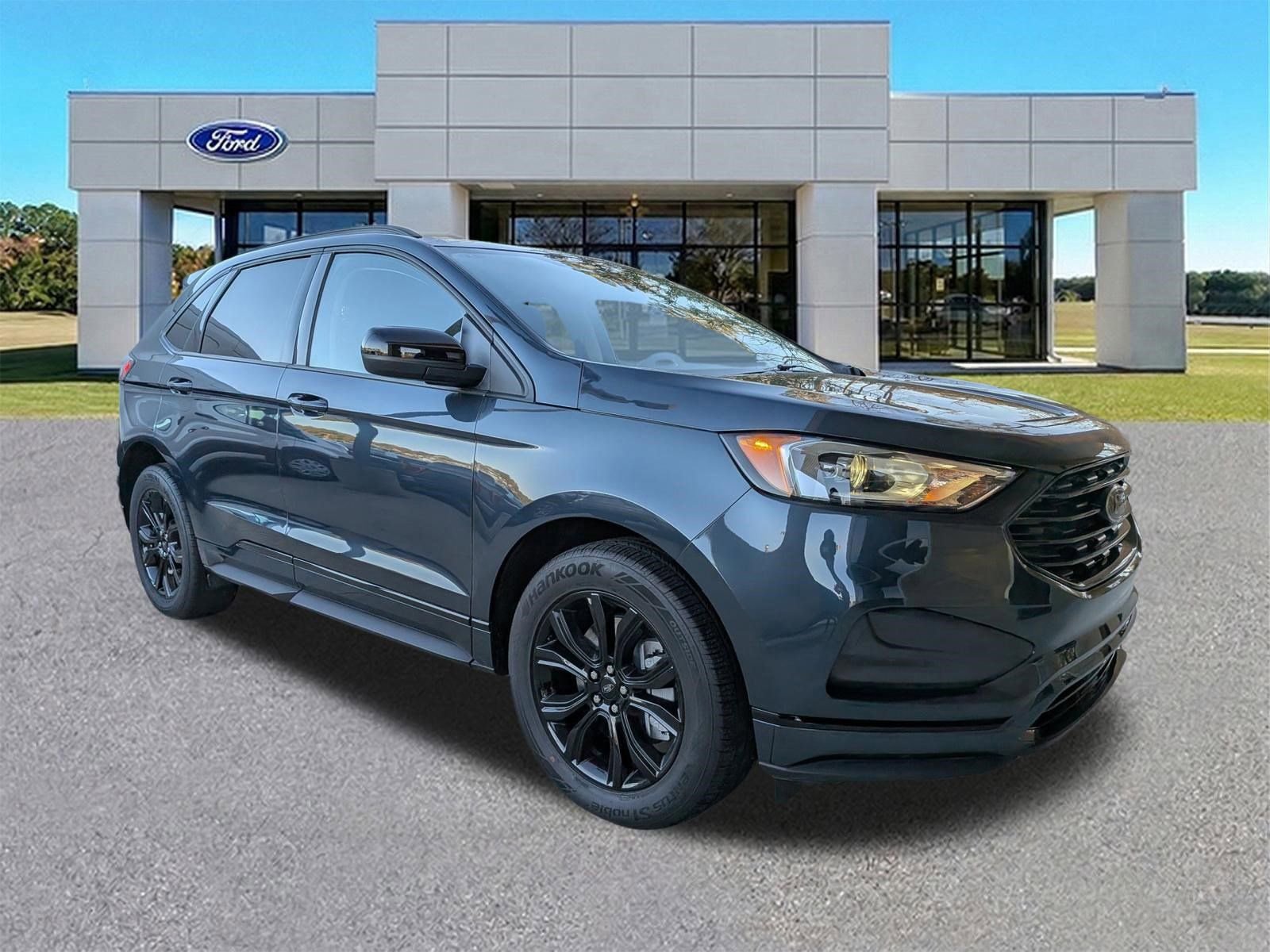 Certified 2024 Ford Edge SE w/ Black Appearance Package image 9