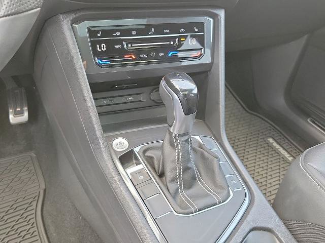 Used 2024 Volkswagen Tiguan SE R-Line w/ MDO Package, Three-Row FWD image 17