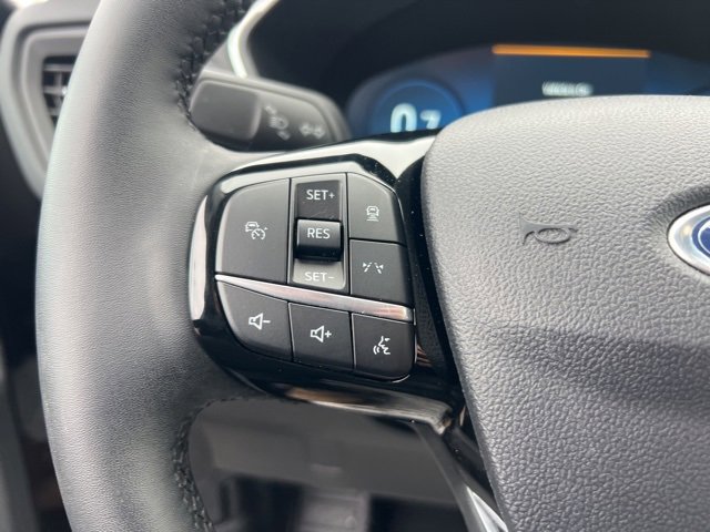 Certified 2023 Ford Escape Platinum w/ Premium Technology Package image 11