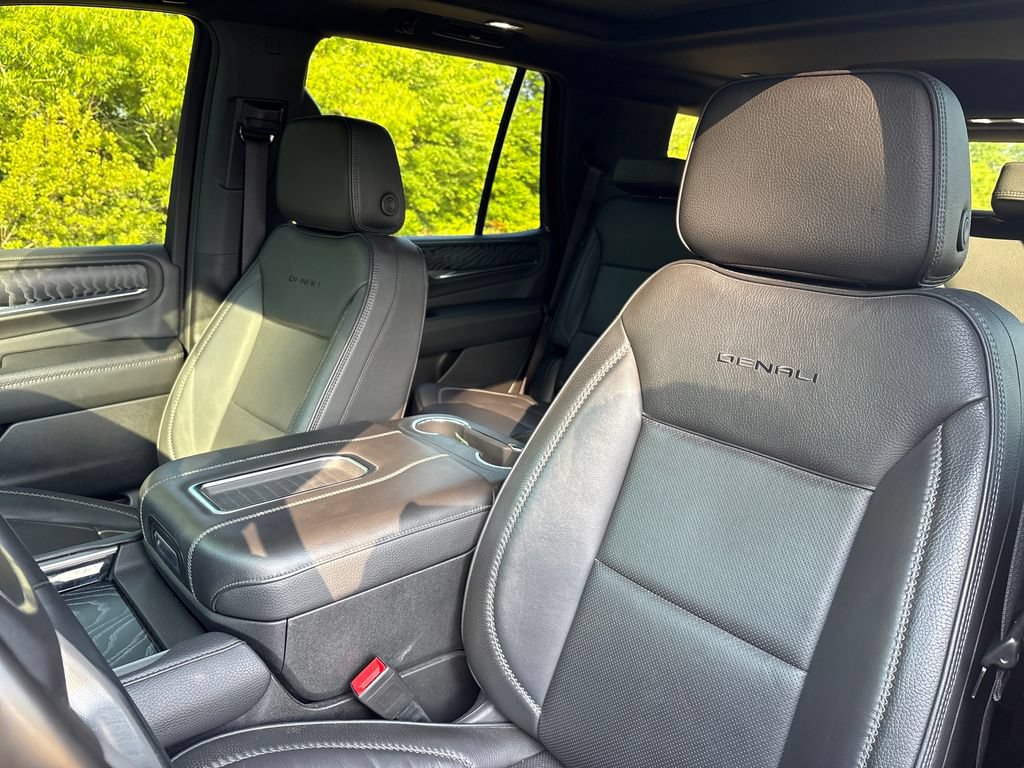 Used 2023 GMC Yukon Denali w/ LPO, Floor Liner Package AWD/4WD image 14