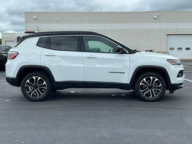 Used 2023 Jeep Compass Limited AWD/4WD image 46