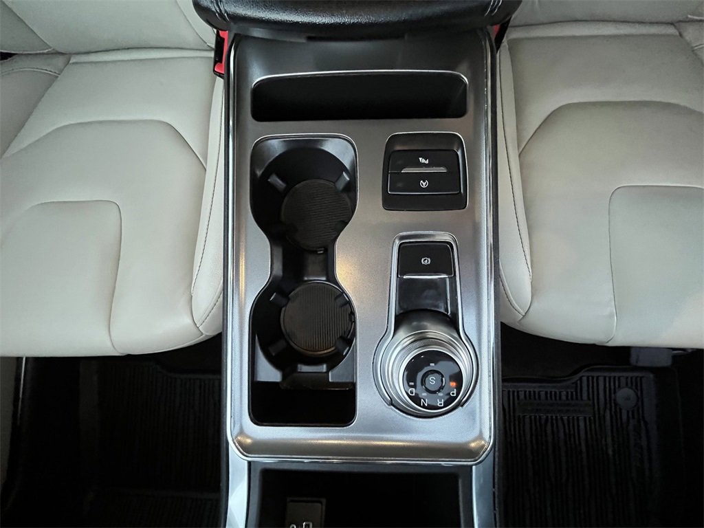 Certified 2022 Ford Edge Titanium w/ Class II Trailer Tow Package image 14