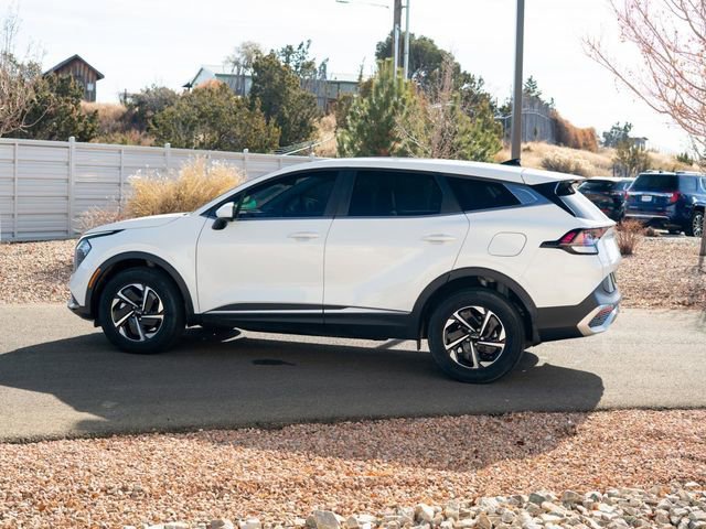 Used 2023 Kia Sportage LX image 3