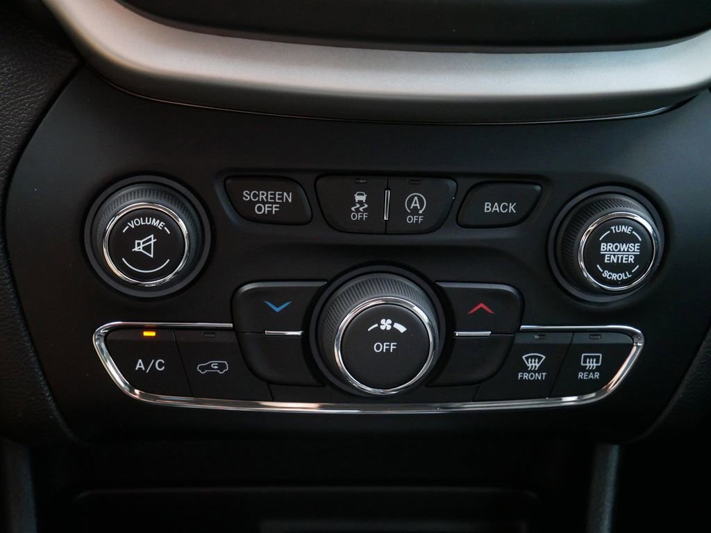 Used 2017 Jeep Cherokee Trailhawk w/ Cold Weather Group AWD/4WD image 21
