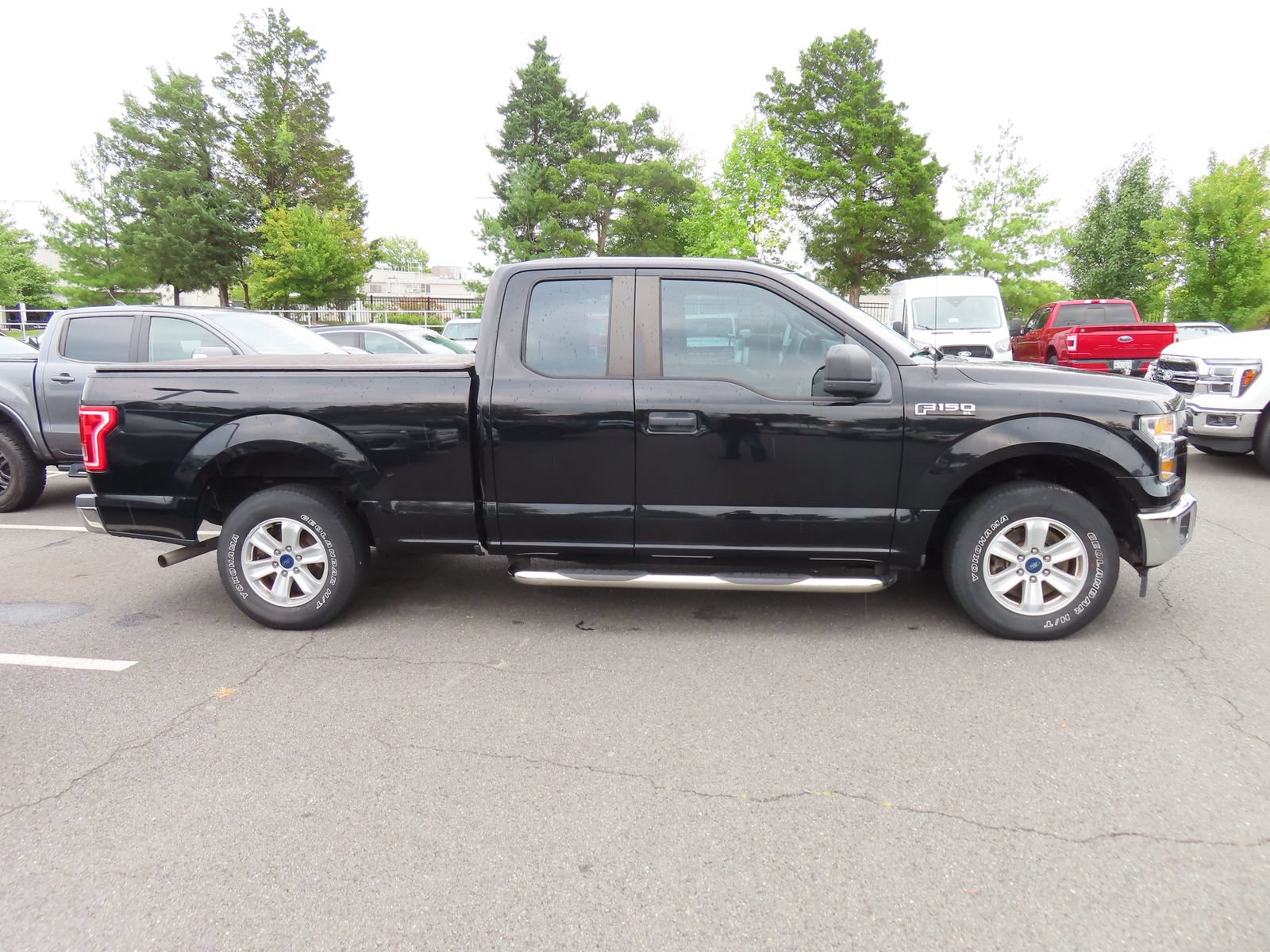 Certified 2017 Ford F150 XL w/ Equipment Group 101A Mid RWD image 4