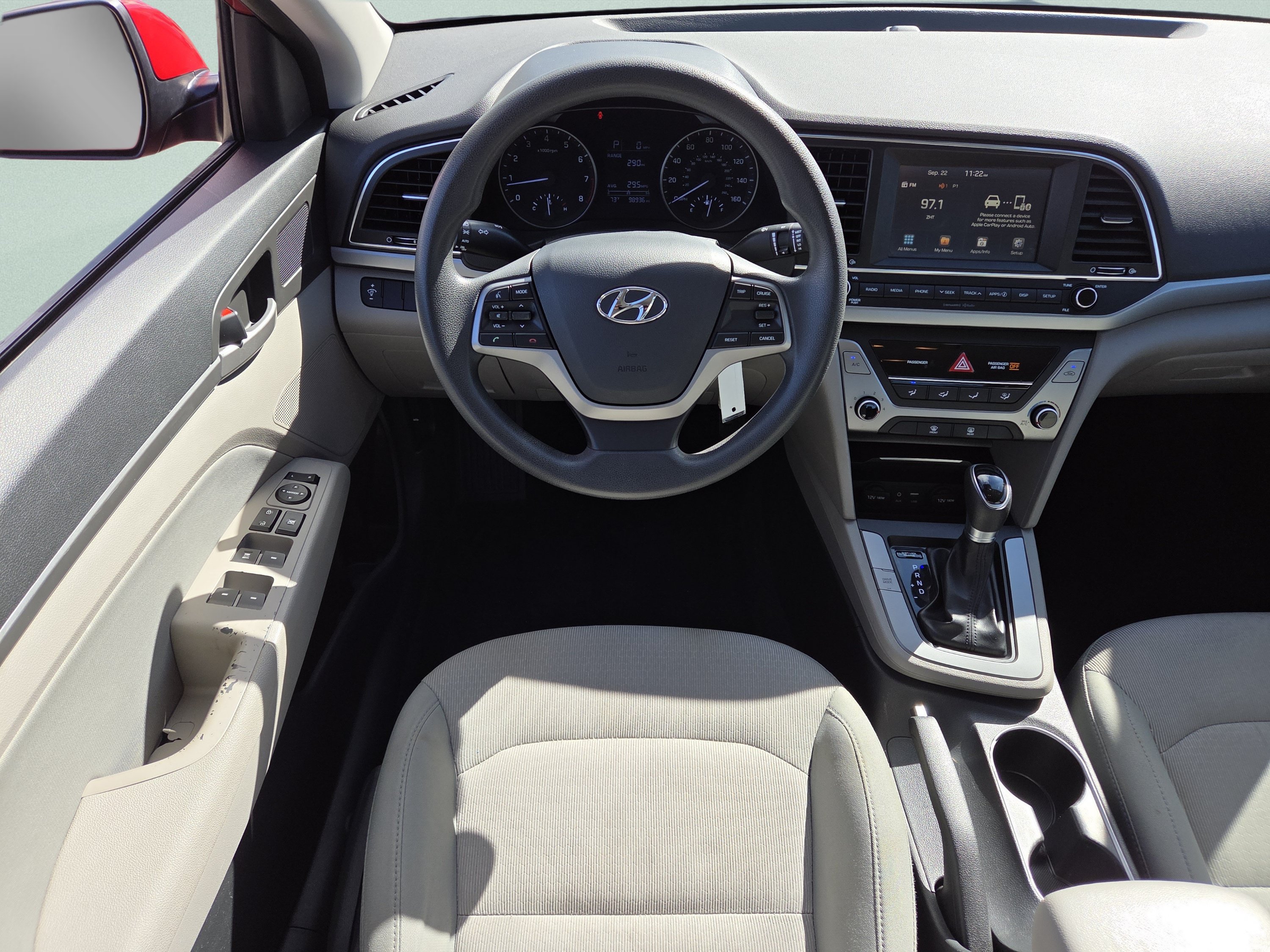 Used 2017 Hyundai Elantra SE FWD image 4
