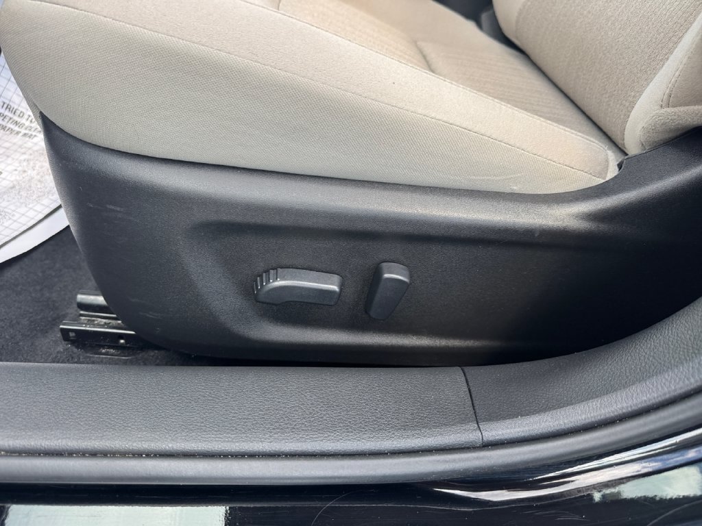 Used 2025 Nissan Altima 2.5 SV FWD image 34