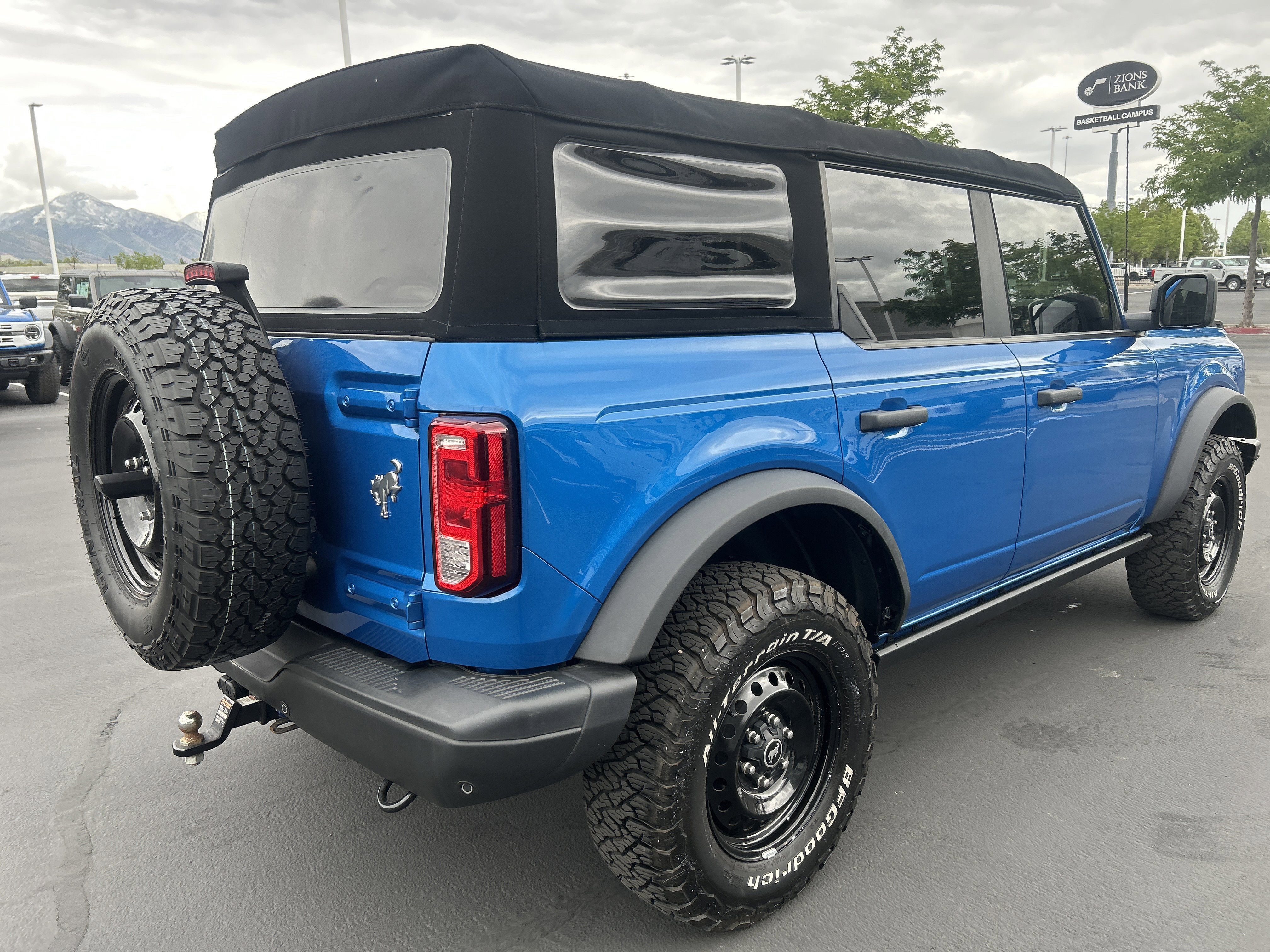 Certified 2021 Ford Bronco Black Diamond AWD/4WD image 7