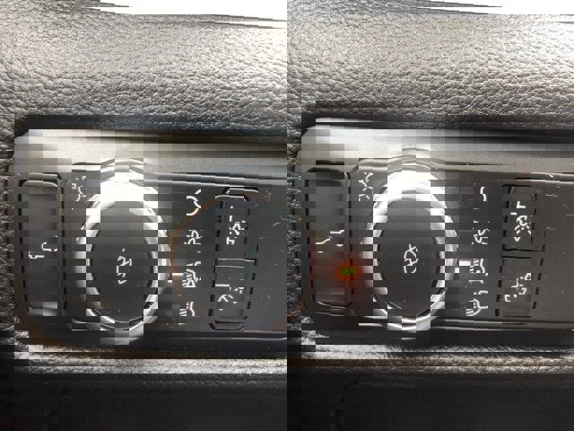 Certified 2021 Ford Explorer XLT w/ Equipment Group 202A image 16