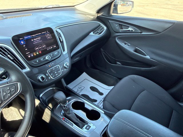 Used 2025 Chevrolet Malibu LT FWD image 24