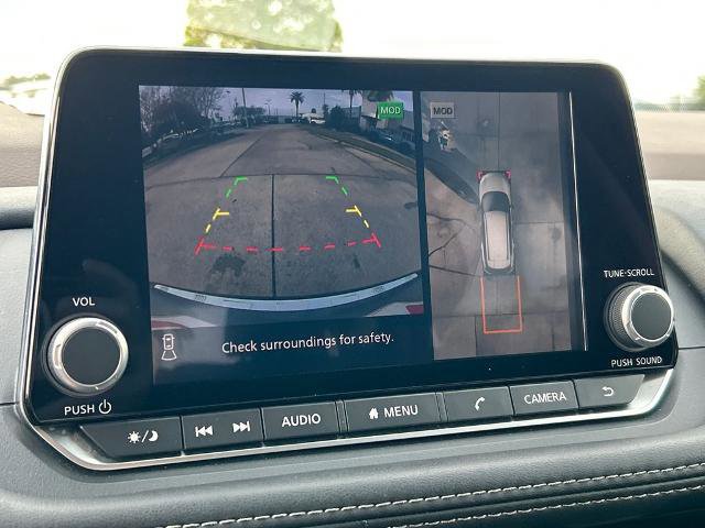 Used 2023 Nissan Rogue SL image 18