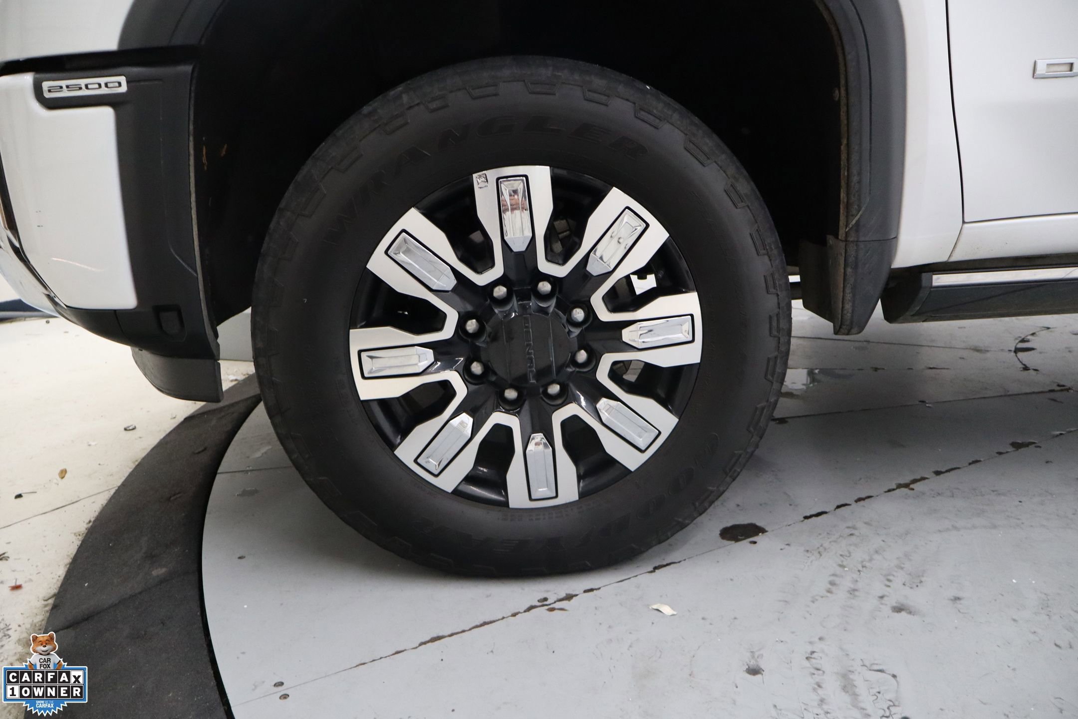 Used 2024 GMC Sierra 2500 Denali w/ Denali Reserve Package image 9