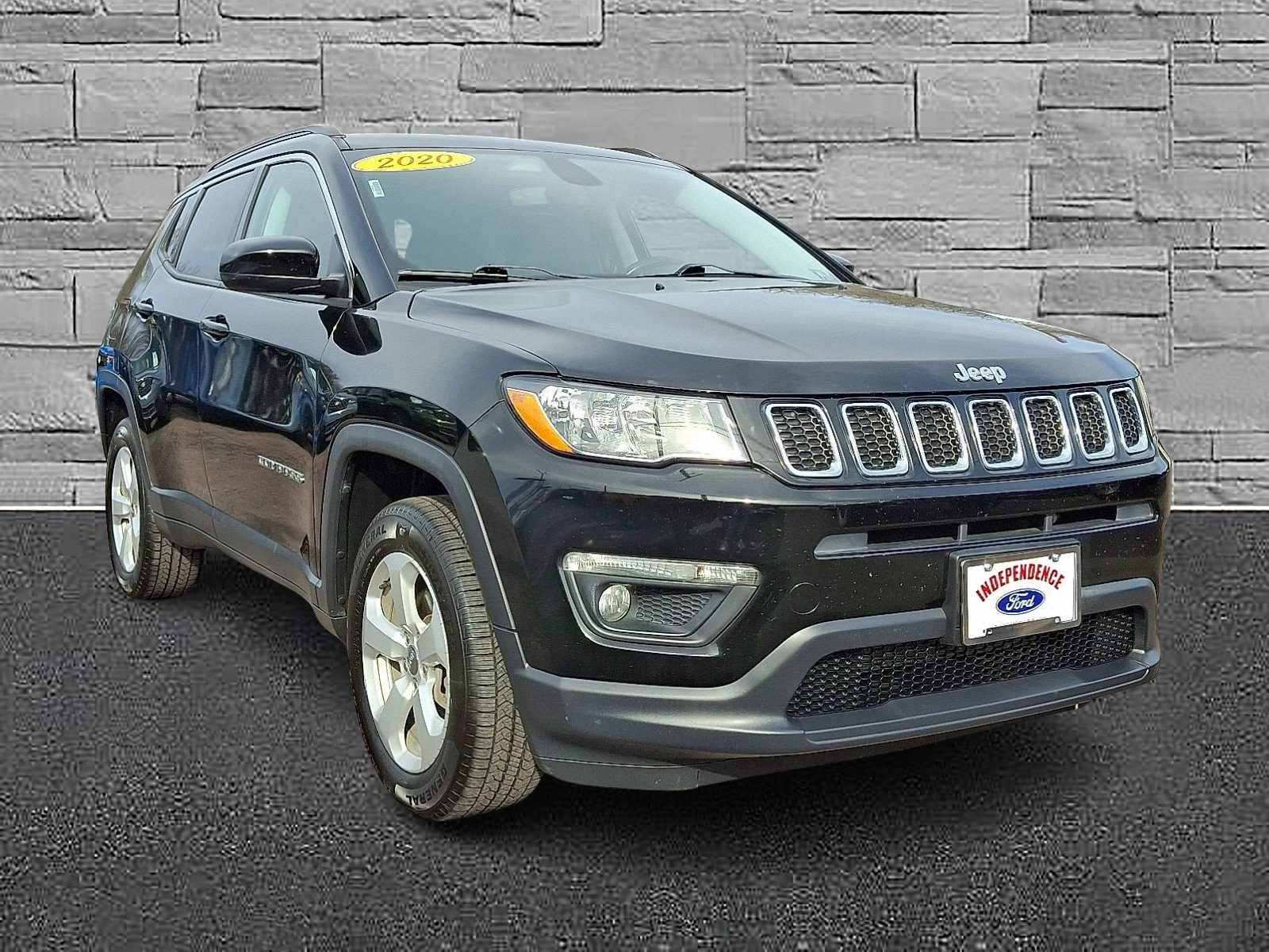 Used 2020 Jeep Compass Latitude image 2