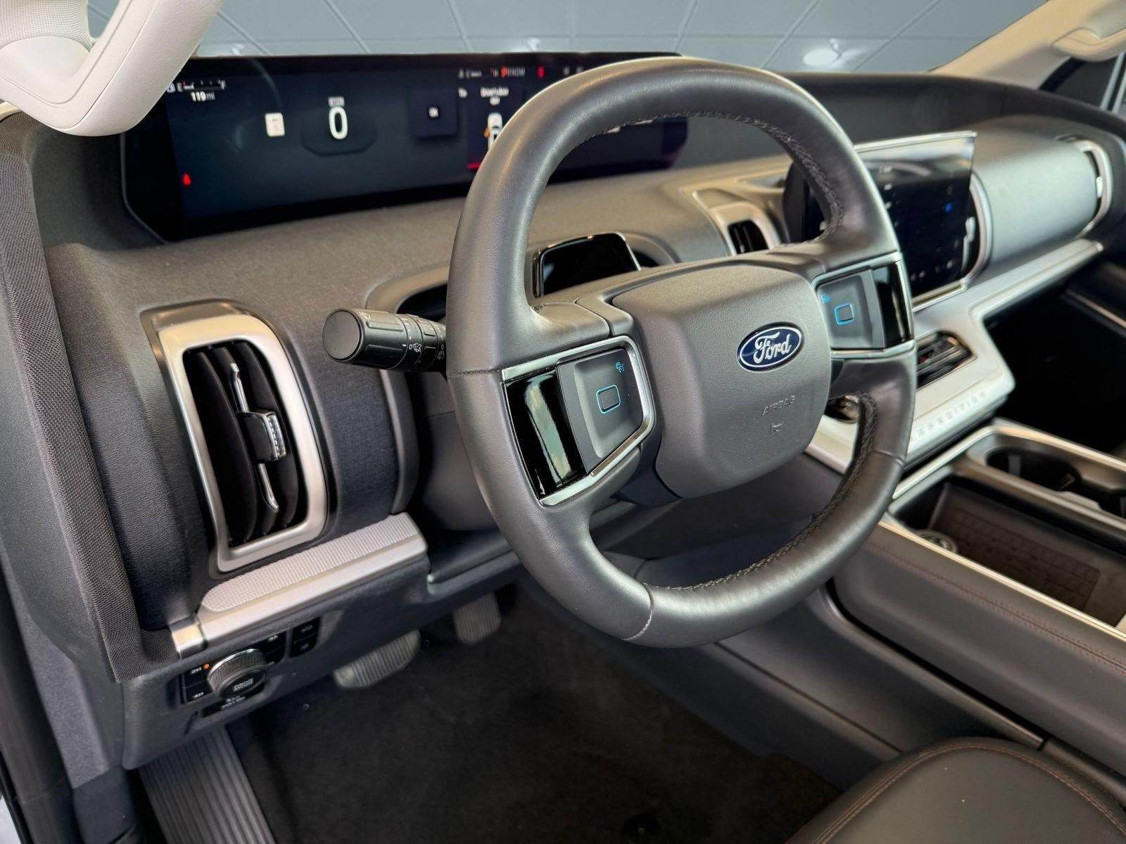 Certified 2025 Ford Expedition Max Active AWD/4WD image 4