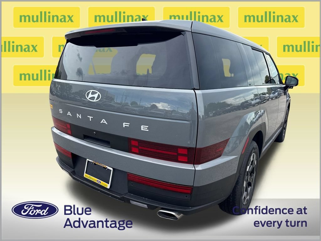 Used 2026 Hyundai Santa Fe SE FWD image 4
