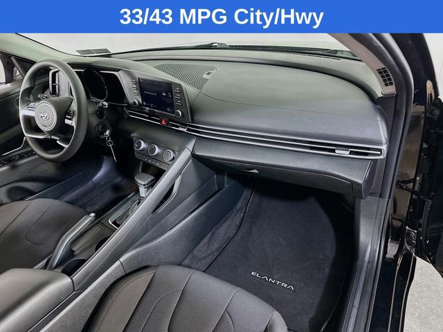 Used 2022 Hyundai Elantra SE image 14