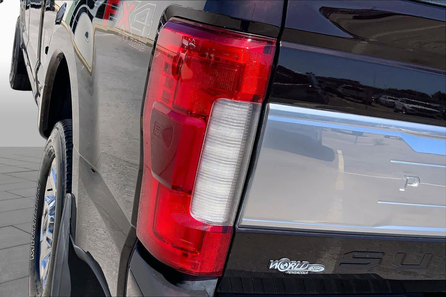 Certified 2019 Ford F250 Platinum w/ Platinum Ultimate Package AWD/4WD image 29