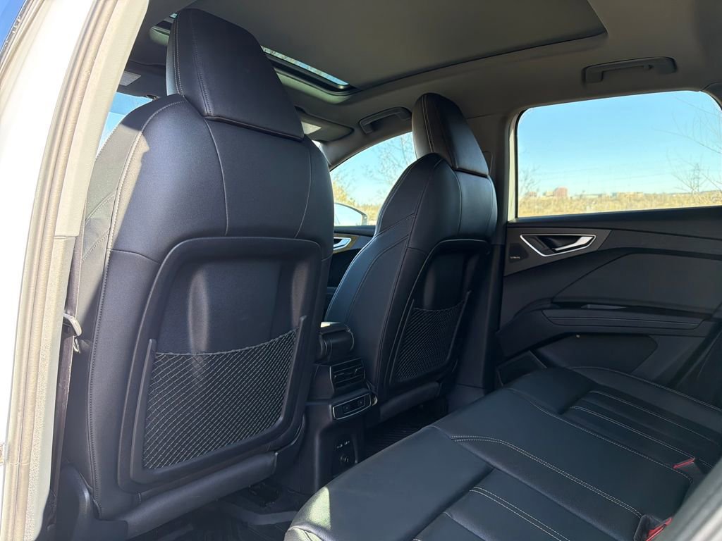 Used 2022 Audi Q4 e-tron Prestige image 23