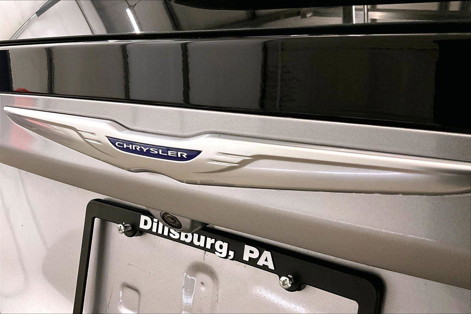 Used 2020 Chrysler Voyager L image 13