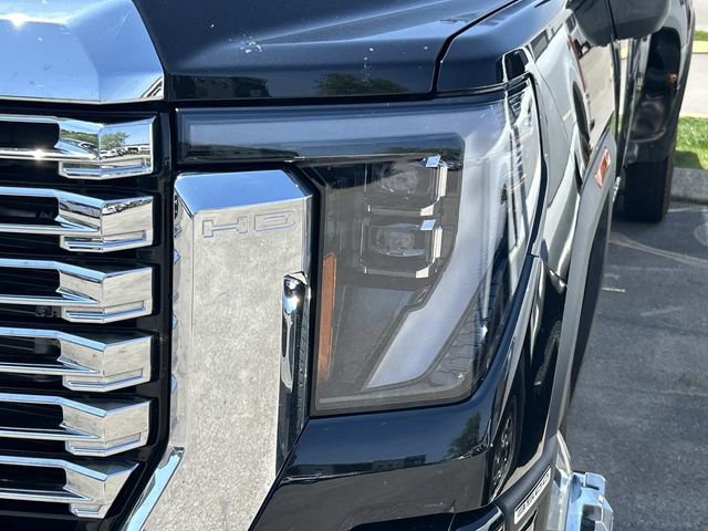 Used 2025 GMC Sierra 3500 Denali w/ Denali Reserve Package AWD/4WD image 8