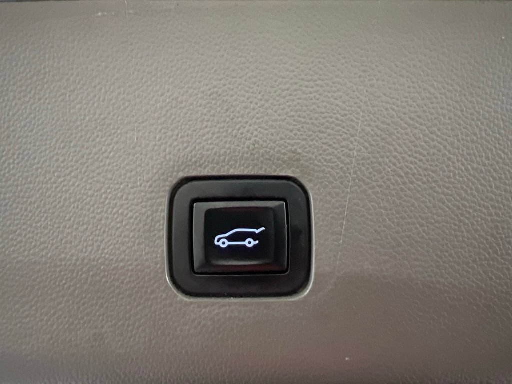 Used 2018 Chevrolet Traverse LT FWD image 34
