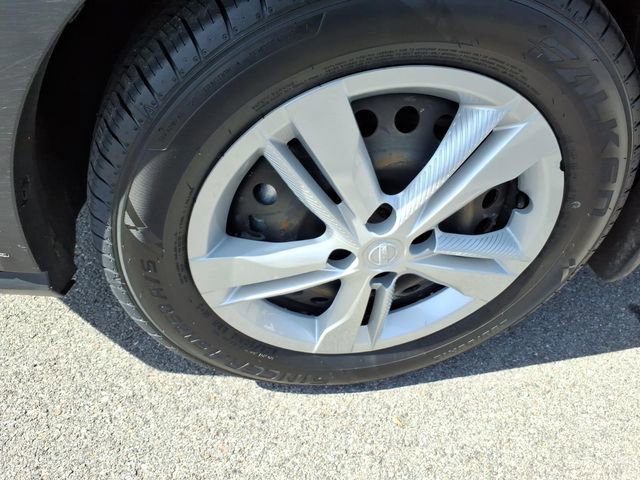 Used 2024 Nissan Kicks S image 14