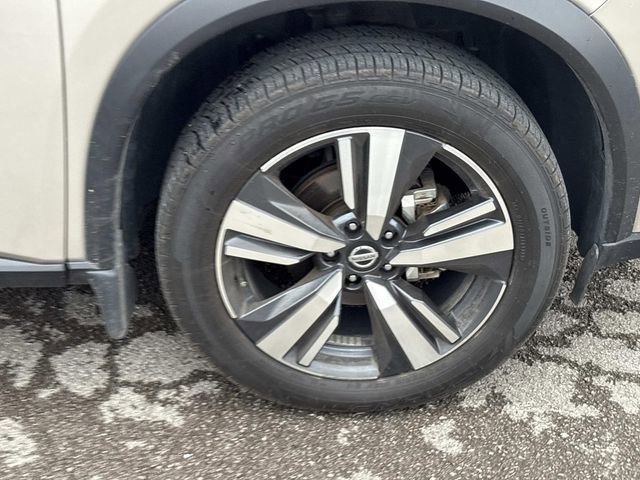 Used 2021 Nissan Rogue Platinum image 9