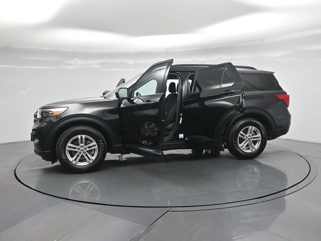 Certified 2023 Ford Explorer XLT image 35