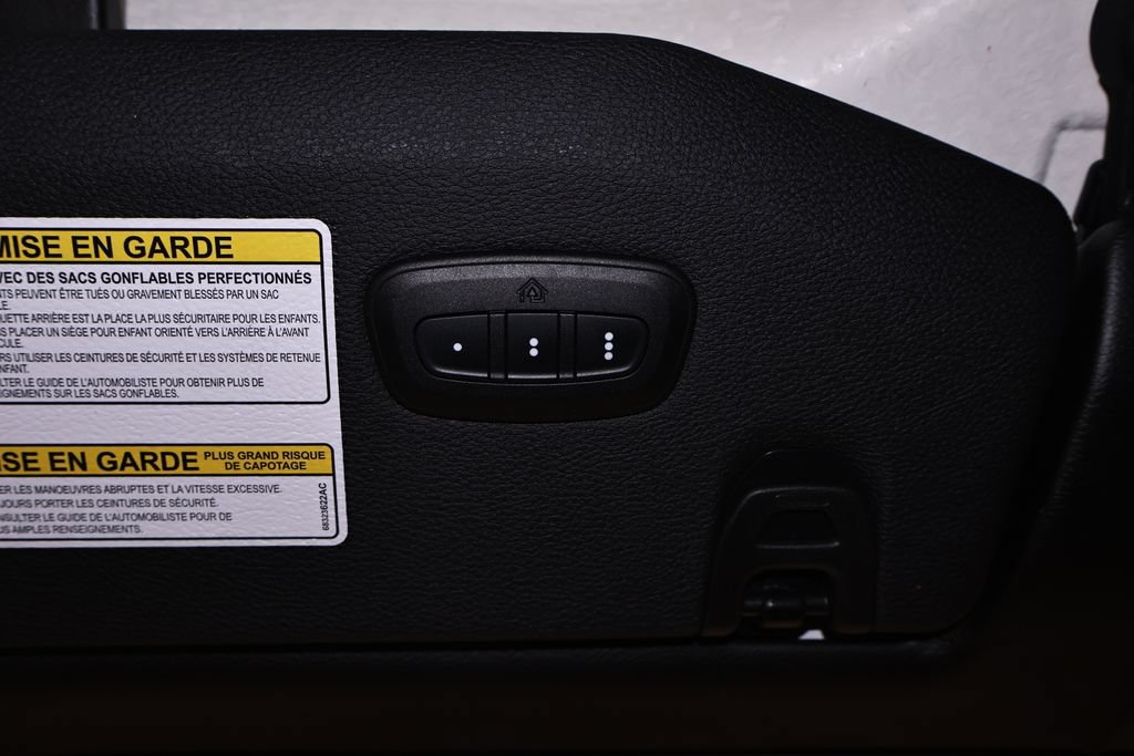 Used 2019 Jeep Wrangler Unlimited Sahara w/ Uconnect 4C Nav & Sound Group AWD/4WD image 29