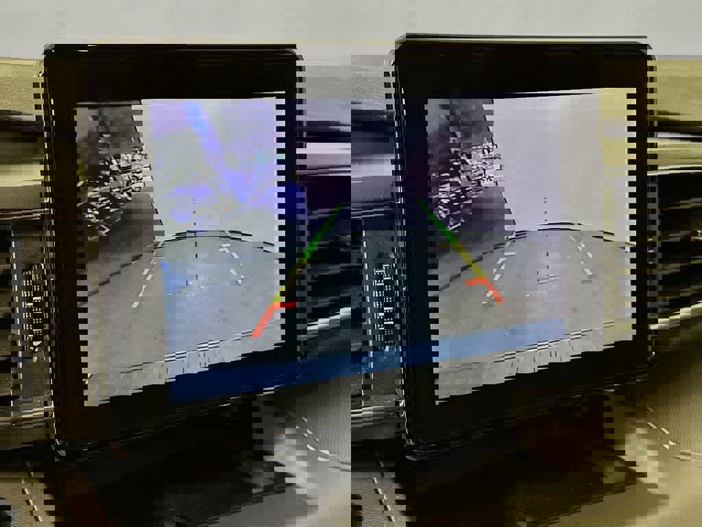 Certified 2022 Ford Explorer XLT w/ Equipment Group 202A image 29