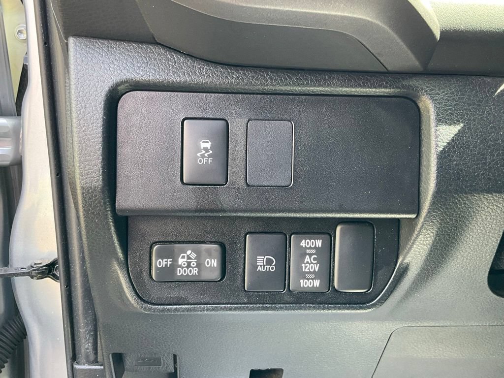 Used 2022 Toyota Tacoma TRD Off-Road AWD/4WD image 7