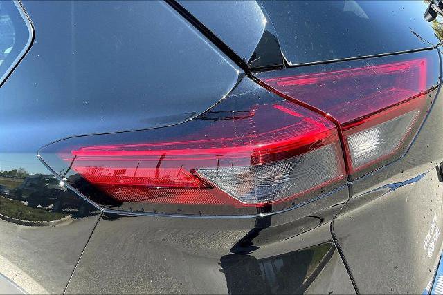 Used 2024 Nissan Rogue SL w/ SL Premium Package FWD image 23