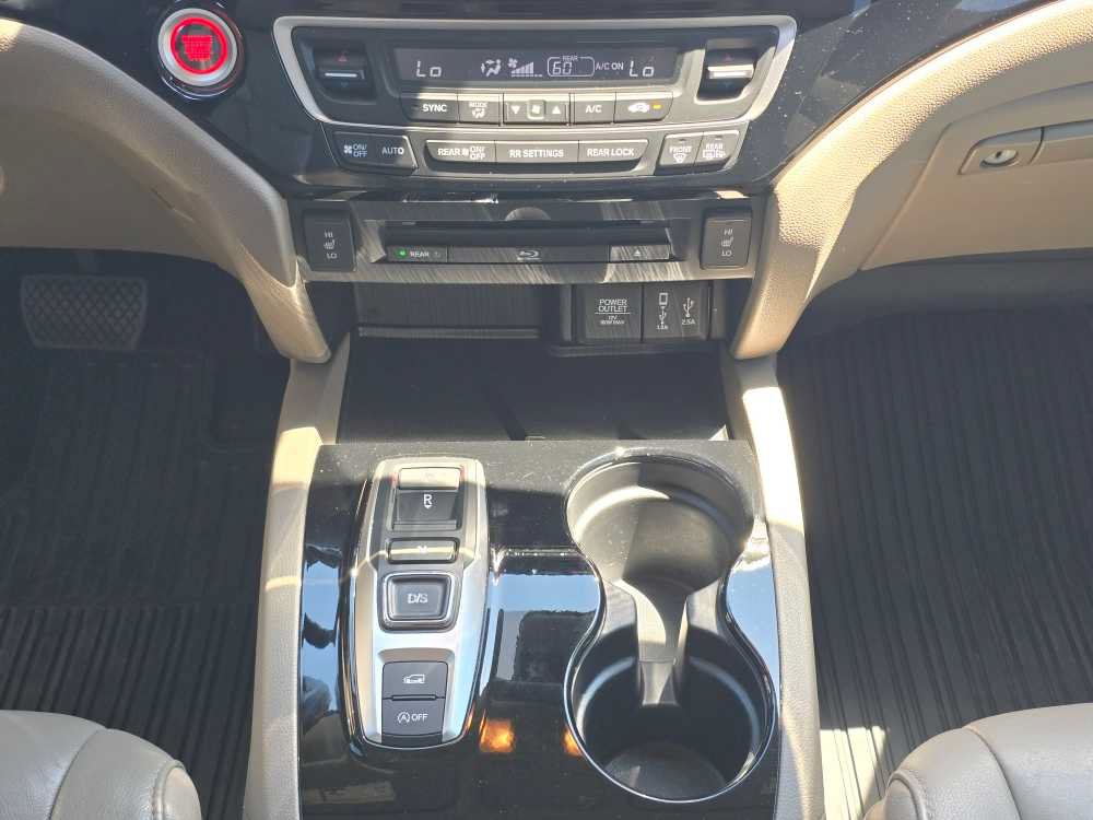 Used 2018 Honda Pilot Touring image 13