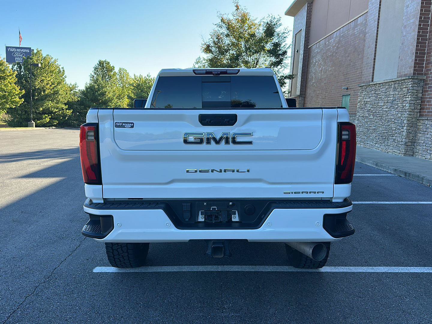 Used 2024 GMC Sierra 3500 Denali Ultimate AWD/4WD image 4